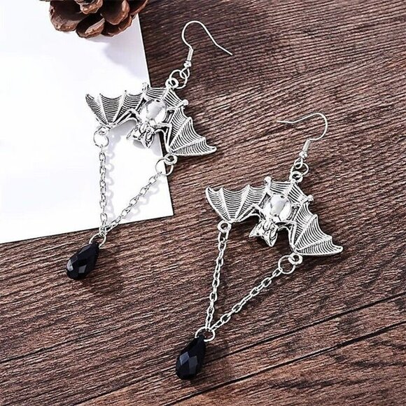 Silver Vampire Bat Black Hanging Teardrop Crystal Goth Chain Dangle Earrings - Picture 1 of 6